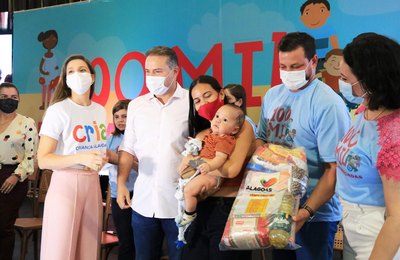 Ao alcançar 100 mil famílias, Cartão CRIA aumenta valor do benefício e fortalece a primeira infância em Alagoas 