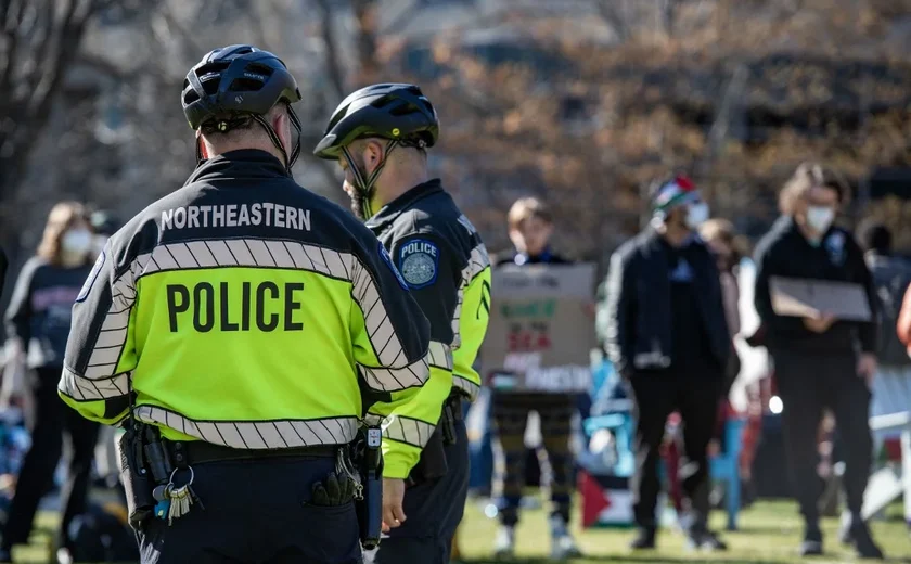 Polícia de Boston detém quase 100 e esvazia acampamento pró-Palestina em universidade nos EUA