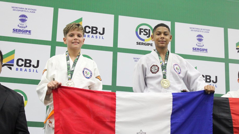 Atletas do projeto Na Base do Esporte brilham com cinco medalhas no Brasileiro de Judô