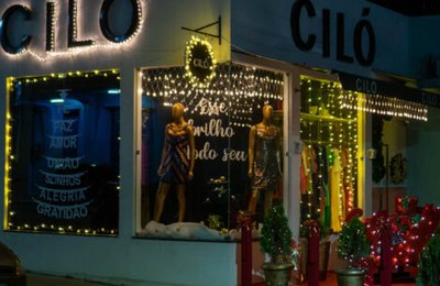 Prefeitura de Santana divulga as 5 lojas finalistas do 1º Concurso de Decoração Natalina