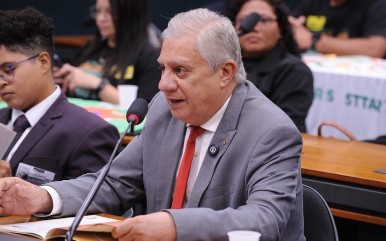 Comissão aprova projeto que torna permanente política para crianças de até 6 anos