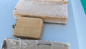 Suspeitos de assalto são presos com mais de dois tabletes de maconha em Nossa Senhora do Socorro / Foto: Foto: Polícia Militar/SE