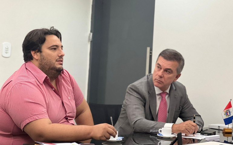 Ronaldo Medeiros vai à Seduc reivindicar obras em Inhapi