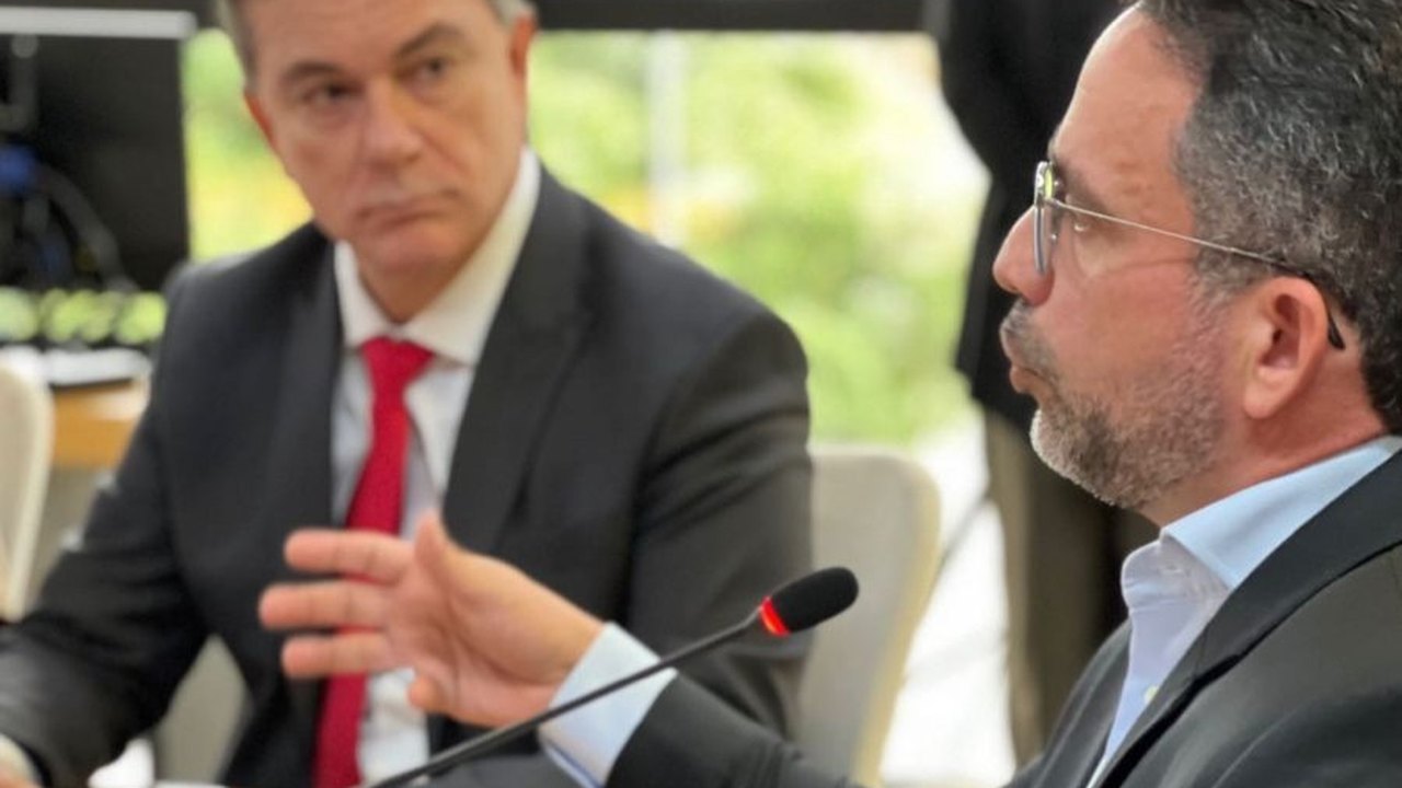 Ronaldo Medeiros intermedia diálogo entre sindicatos e governador