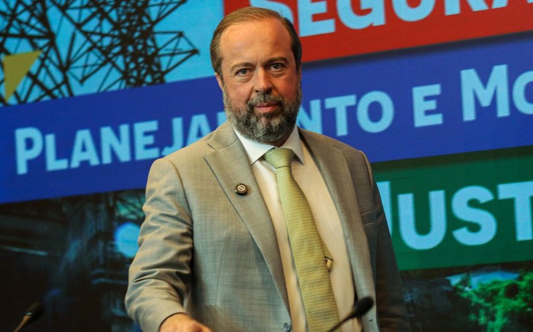 Itamaraty rebate Ministério de Minas e Energia e quer adiar entrada do Brasil na OPEP+