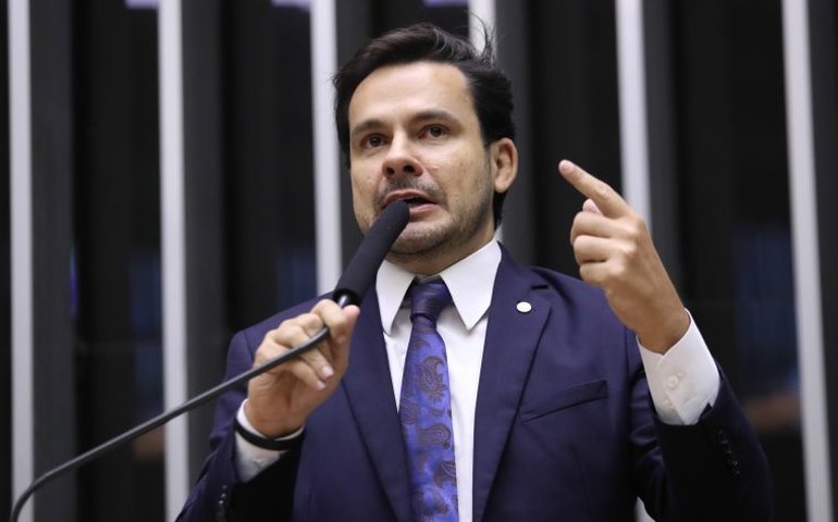 Projeto veta benefício assistencial a quem for condenado por compra de voto