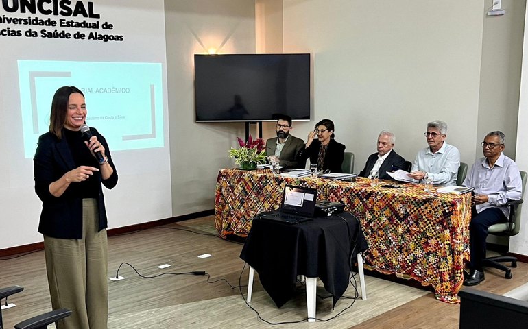 Maria do Desterro da Costa e Silva se torna professora titular da Uncisal