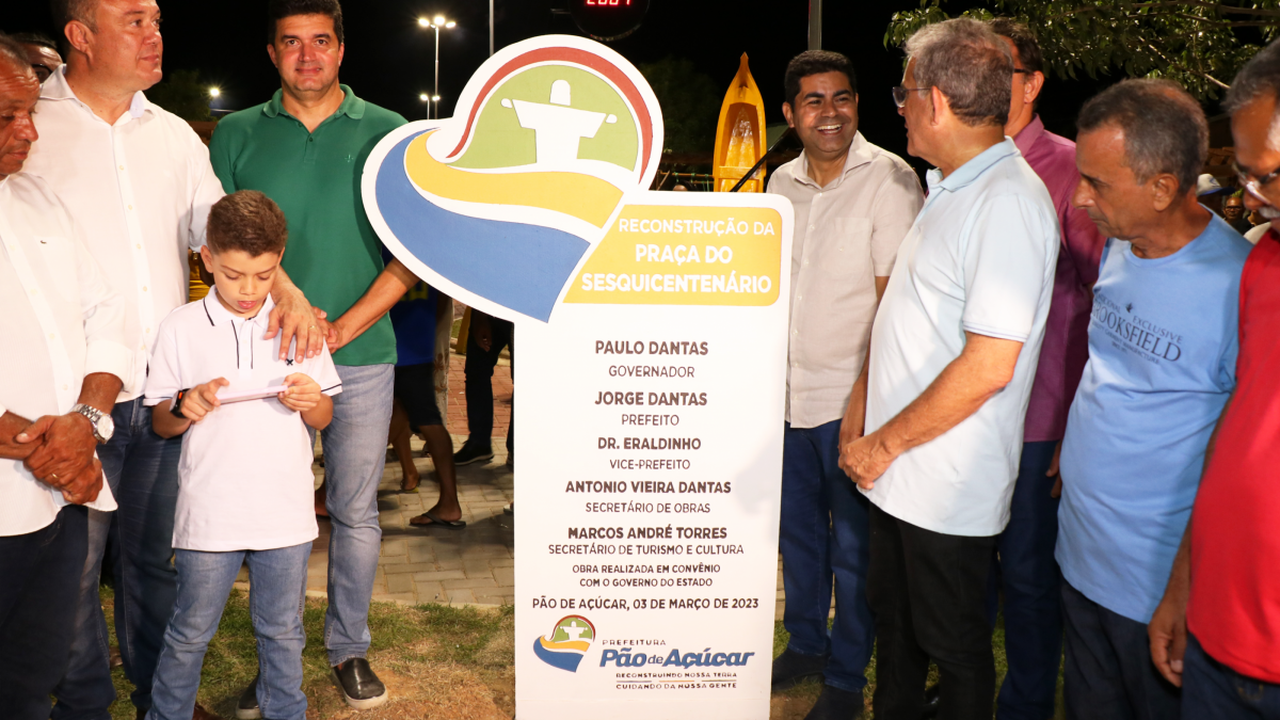 Em Pão de Açúcar, Seinfra entrega praça reformada em homenagem aos 169 anos da cidade