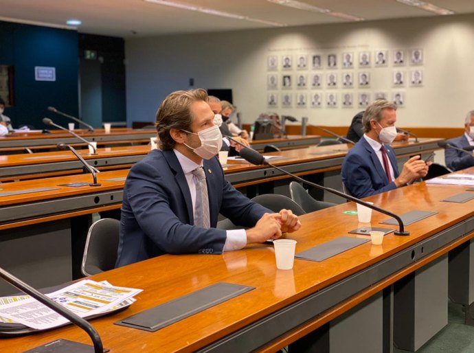 Veto ao aumento do fundo eleitoral terá apoio de Pedro Vilela no Congresso Nacional