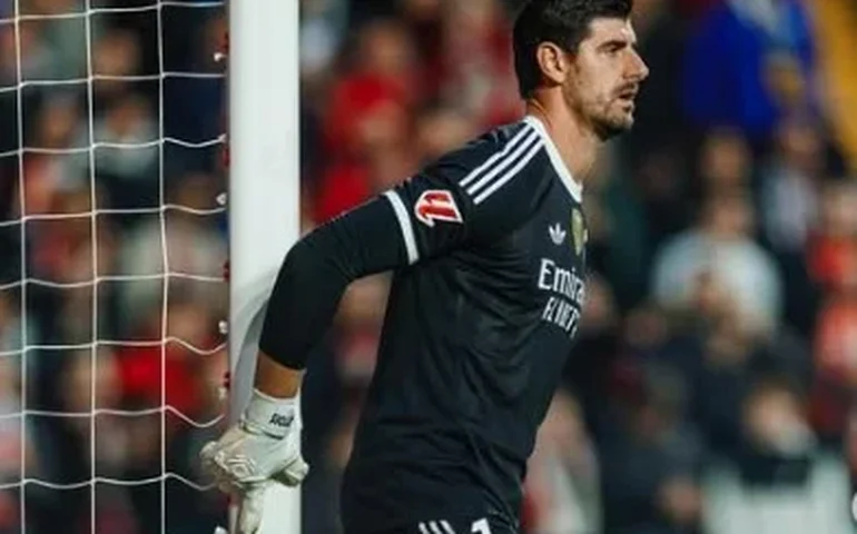 Courtois desfalca Real Madrid de última hora e preocupa para duelo na Champions