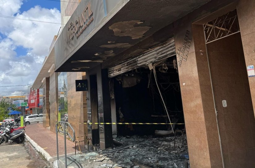 Polícia Civil investiga incêndio criminoso em instituição financeira de Arapiraca