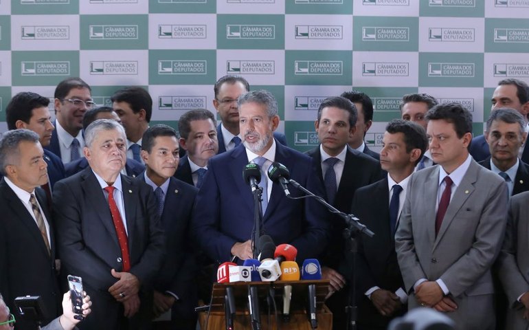 Proposta de isenção até R$ 5 mil trava no Congresso e gera temor no Planalto