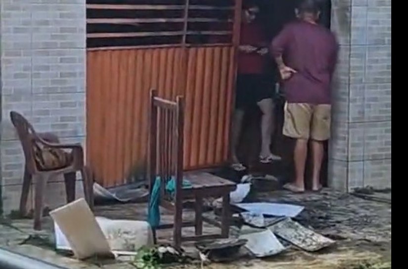 Casa de suspeito de matar o sogro pega fogo em São Miguel dos Campos