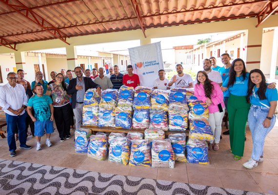 Alagoas Sem Fome doa uma tonelada à instituição que acolhe dependentes químicos em Penedo