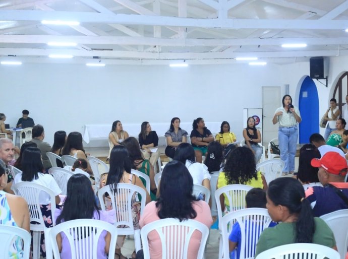 Abril Azul: Prefeitura de Penedo orienta famílias de crianças autistas