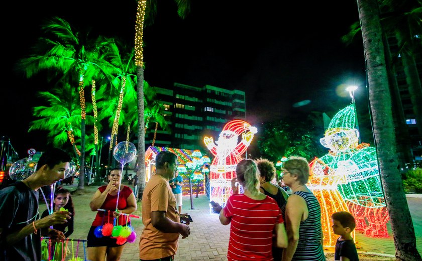 Descentralização: Prefeitura leva decoração natalina a diversos bairros de Maceió