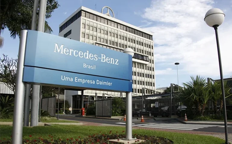 Mercedes-Benz tem forte queda no lucro do 3º trimestre
