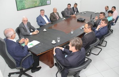 Arapiraca: prefeito apresenta projetos durante visita de promotores do MPE/AL 