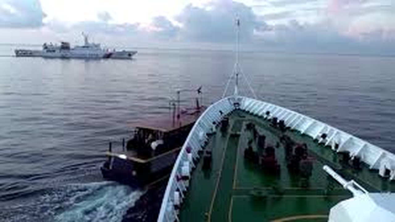 Navios da China e das Filipinas colidem no Mar da China Meridional