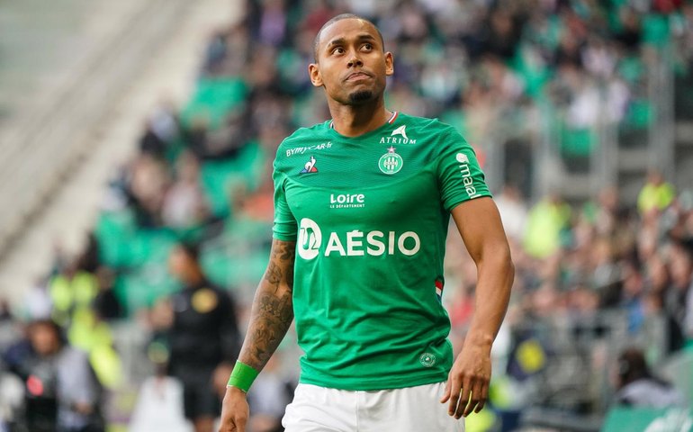 Coordenador revela que lateral-esquerdo Gabriel Silva está de saída da Ponte Preta