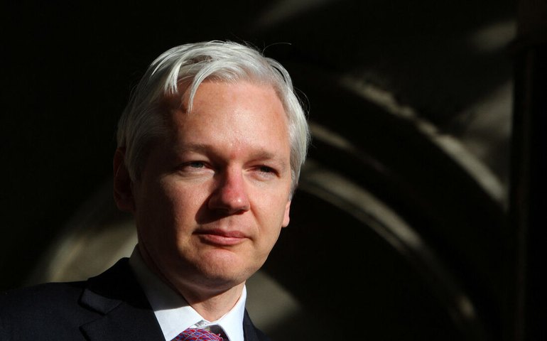 Julian Assange foi alvo de plano de assassinato da CIA, diz advogado em análise de último recurso contra extradição para os EUA