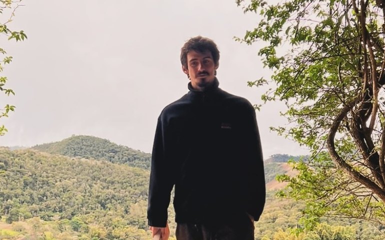 Renata Vasconcellos posta foto rara do filho em homenagem de aniversário e seguidores elogiam: 'Te vejo minha sogra'