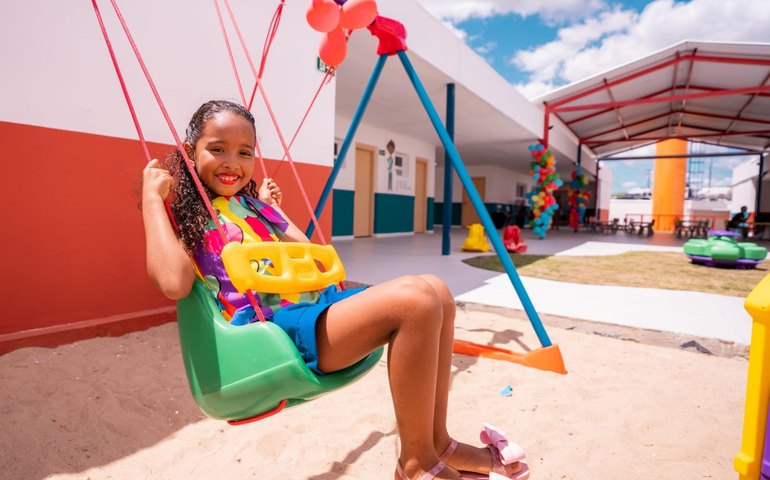 Governador em exercício participa de inauguração de creche
