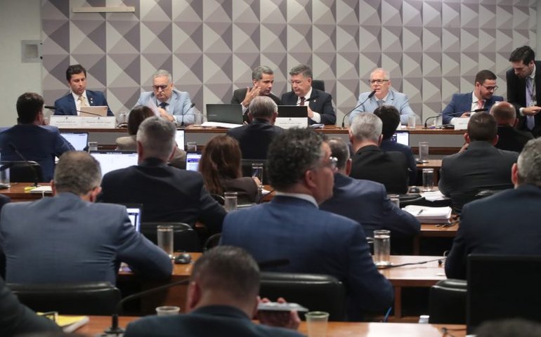 Dirigente de associação investigada por descontos depõe à CPMI na segunda