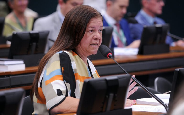 Comissão aprova obrigação de maternidade orientar pais sobre prevenção de morte súbita