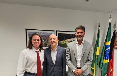 Imposto de Renda: CNM se reúne com senador para tratar de compensação aos Municípios