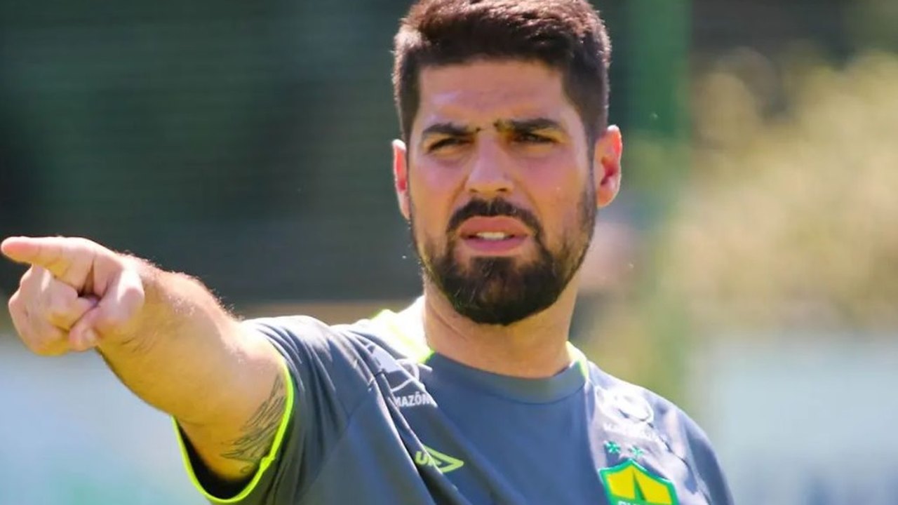 Corinthians já conta com António Oliveira para tentar reverter crise