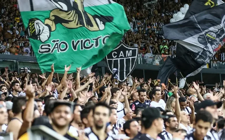 Atlético-MG condena gritos homofóbicos da torcida contra o goleiro Fábio, do Fluminense