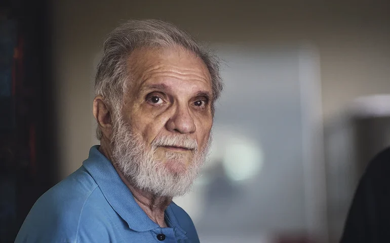 Escritor Raimundo Carrero morre aos 78 anos no Recife