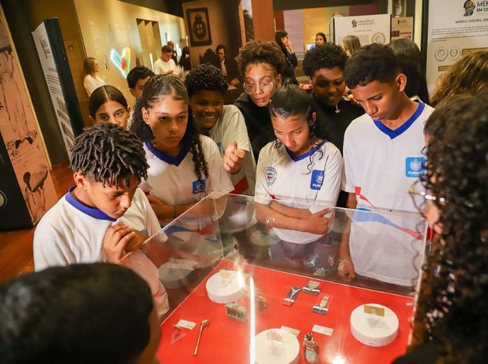 'Quero defender as vítimas', afirma estudante de 11 anos em visita ao TJAL