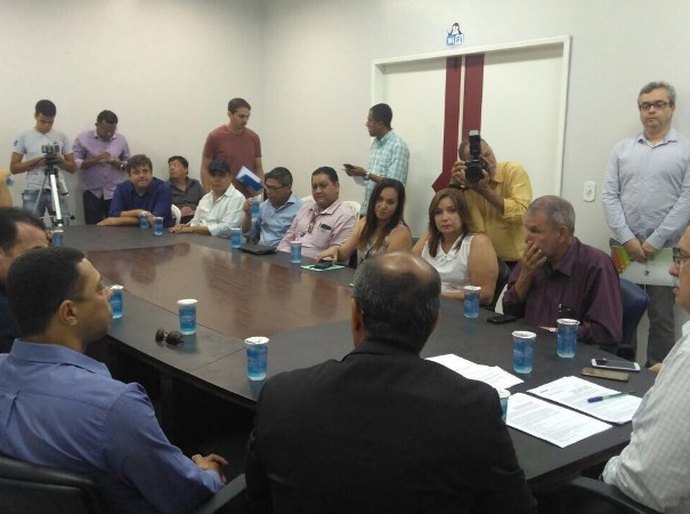 CDL Arapiraca comemora assinatura de contrato para revitalização do comércio