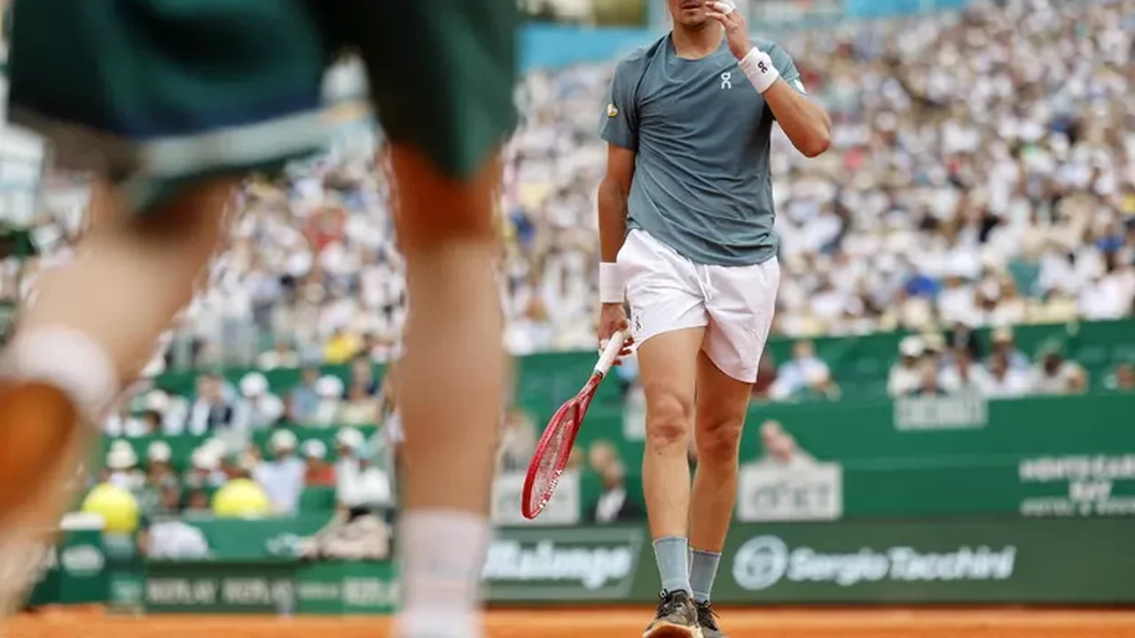 João Fonseca faz história e impõe primeira derrota de Djokovic para brasileiros