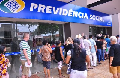 1ª parcela do 13º injeta R$ 208,98 milhões na economia alagoana