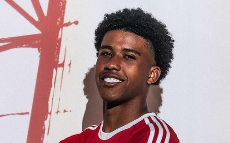 Chelsea anuncia empréstimo de Andrey Santos ao Nottingham Forest por uma temporada