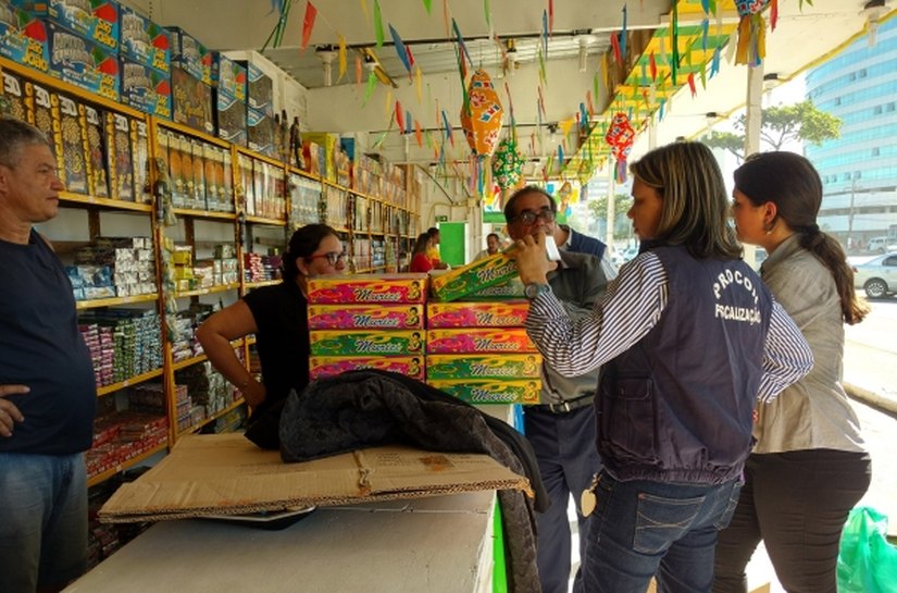 Procon/AL conscientiza comerciantes de Rio Largo