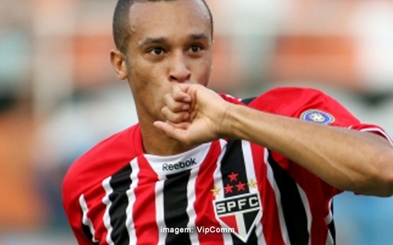 Experiente zagueiro Miranda exalta boa fase, mas pede ‘pés no chão’ no São Paulo