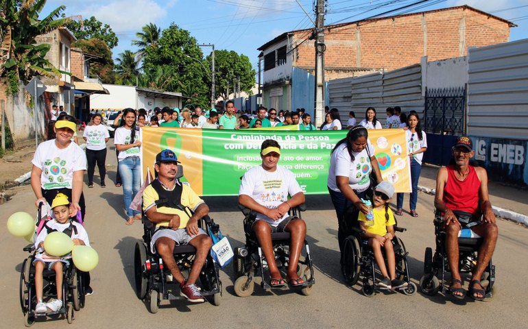 Prefeitura de Coruripe realiza Caminhada da Pessoa com Deficiência e da Paz