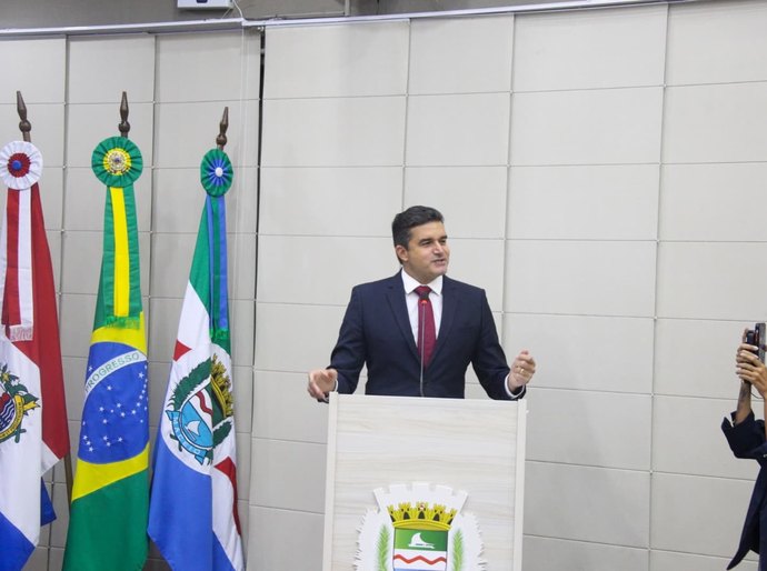 Rui denuncia dívida de R$ 10 milhões da Prefeitura de Maceió com construtoras