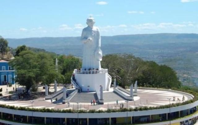 Estátua de Padre Cícero, em Juazeiro do Norte-CE