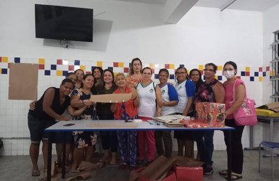 Estudantes da EJAI fazem curso inovador de corte e modelagem para costura