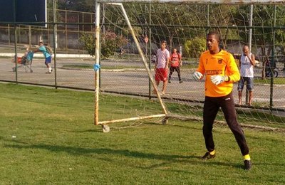 CSA anuncia goleiro e deve confirmar mais três reforços até sexta