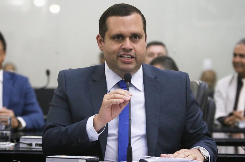 Fernando Pereira registra reunião na Comissão de Agricultura sobre decreto de cobrança pelo uso da água
