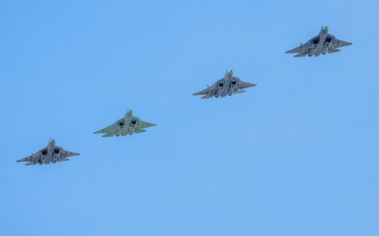 Rússia testa caça Su-57D biposto e reforça potencial para exportação