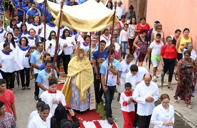 Comunidade católica de Campo Alegre celebra procissão de Corpus Christi