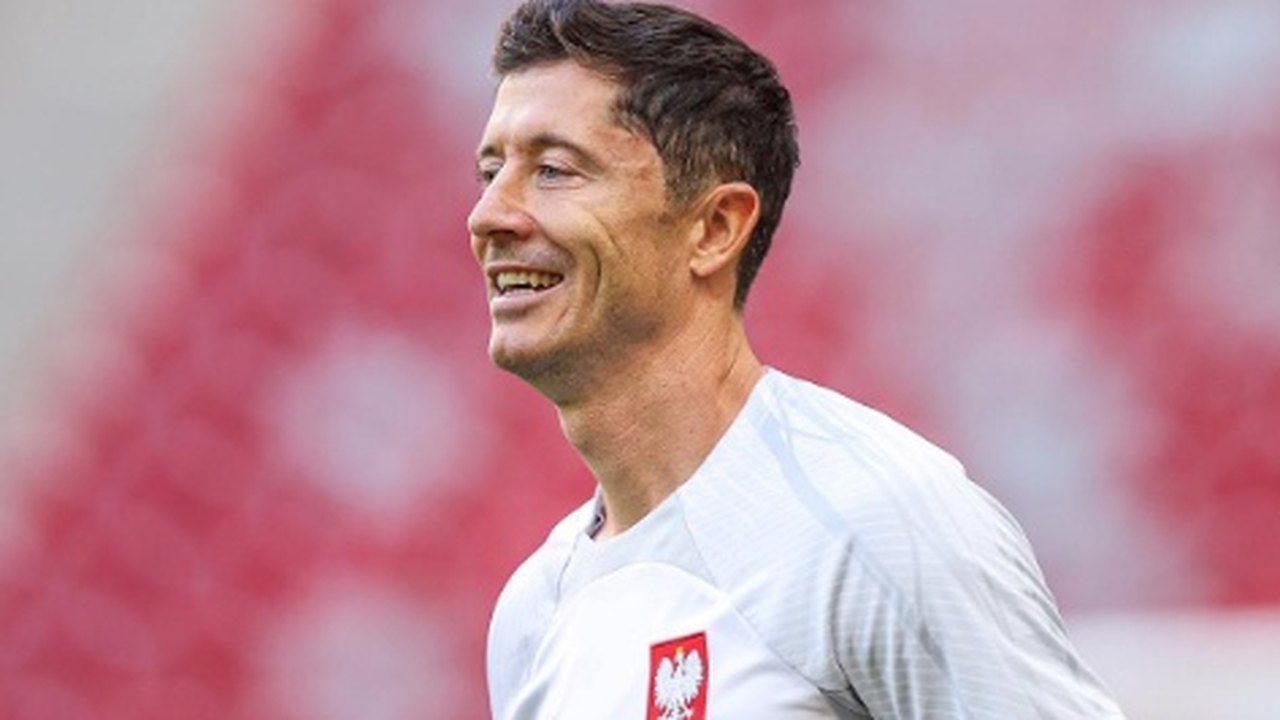 Lewandowski é acusado de ter convidado colegas de seleção para jantar bife de ouro na Copa e deixado a conta para a federação