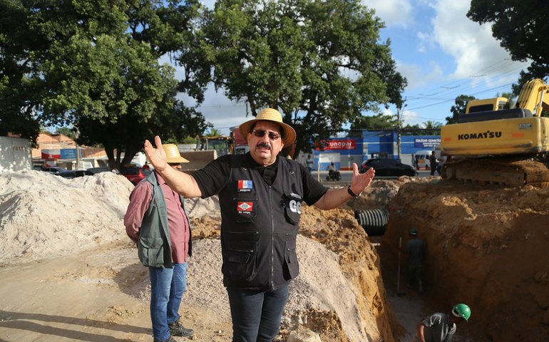 Prefeito Gilberto Gonçalves vistoria obra de drenagem que levará mais qualidade de vida à população